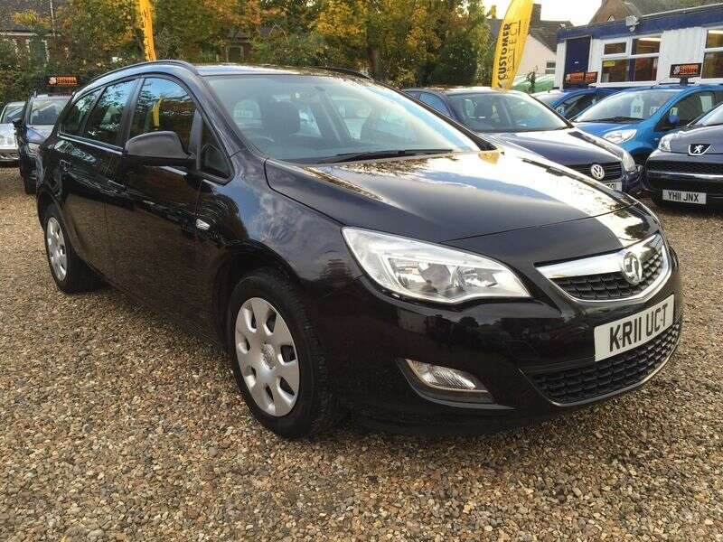2011 Vauxhall Astra Exclusiv Cdti image 1