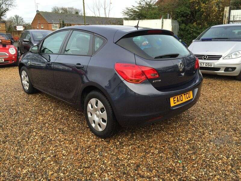 2010 Vauxhall Astra Exclusiv image 4