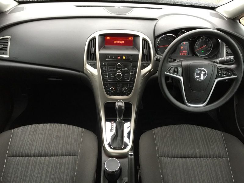 2010 Vauxhall Astra Exclusiv image 5
