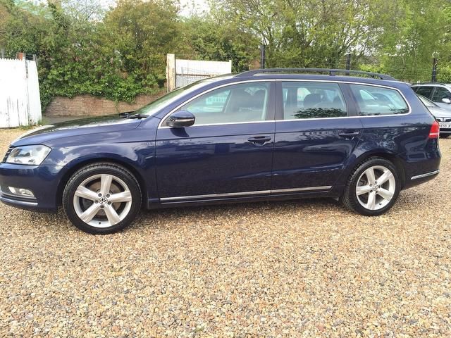 2011 Volkswagen Passat SE TDI image 3