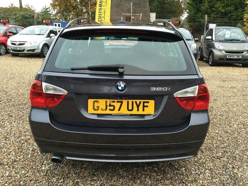 2007 BMW 3 SERIES 320i SE image 2