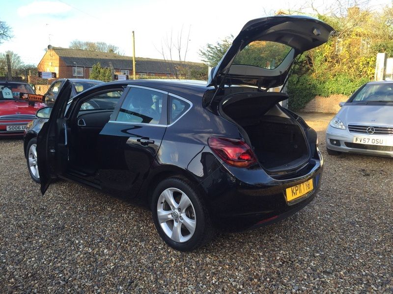 2011 Vauxhall Astra SRI Cdti image 4