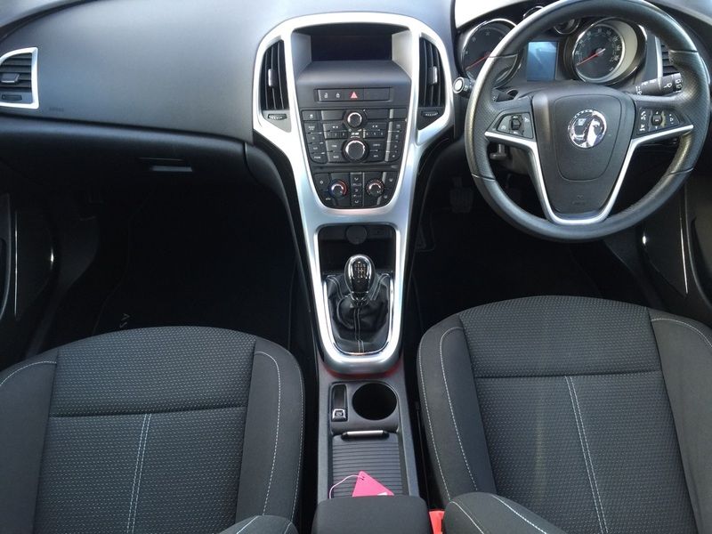 2011 Vauxhall Astra SRI Cdti image 5