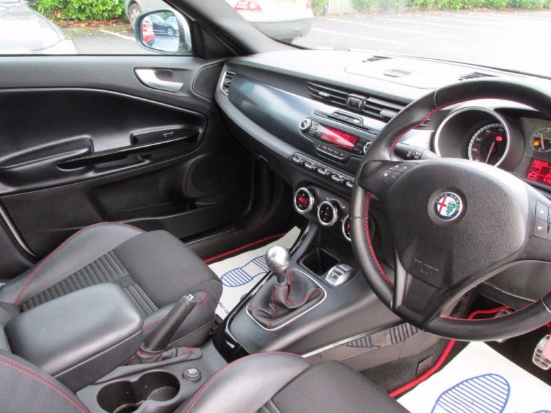 2011 Alfa Romeo Giulietta 1.4 image 5