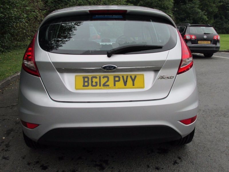 2012 Ford Fiesta 1.4 TDCi Zetec 5dr image 3