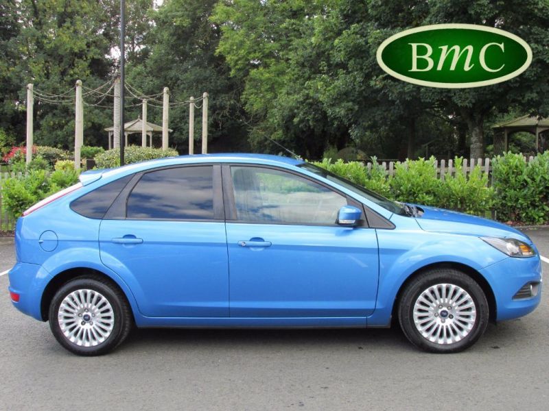2009 Ford Focus 2.0 Titanium 5dr image 2