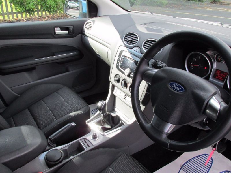 2009 Ford Focus 2.0 Titanium 5dr image 4