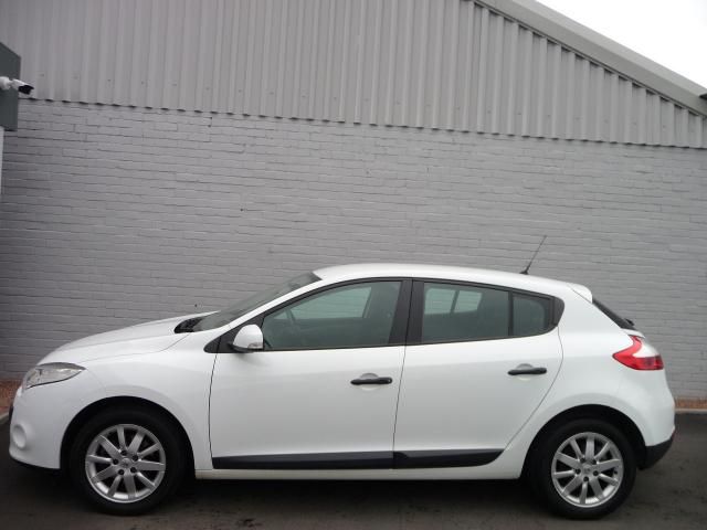 2009 RENAULT MEGANE 1.6 image 2