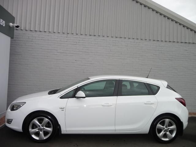 2010 VAUXHALL ASTRA 1.6 SRI image 2