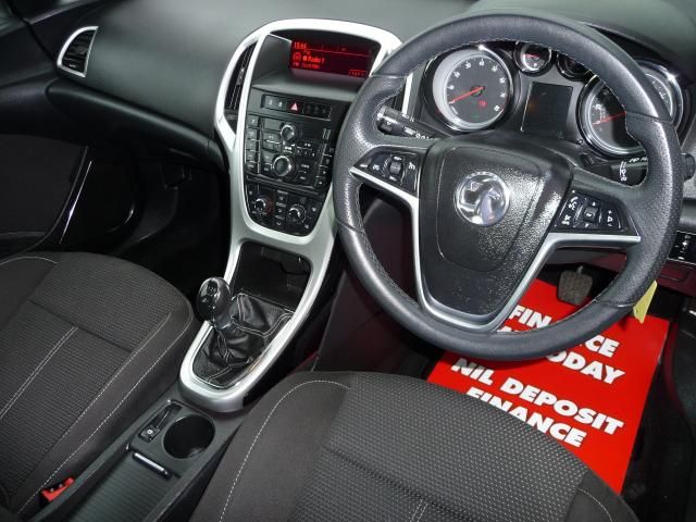 2010 VAUXHALL ASTRA 1.6 SRI image 4