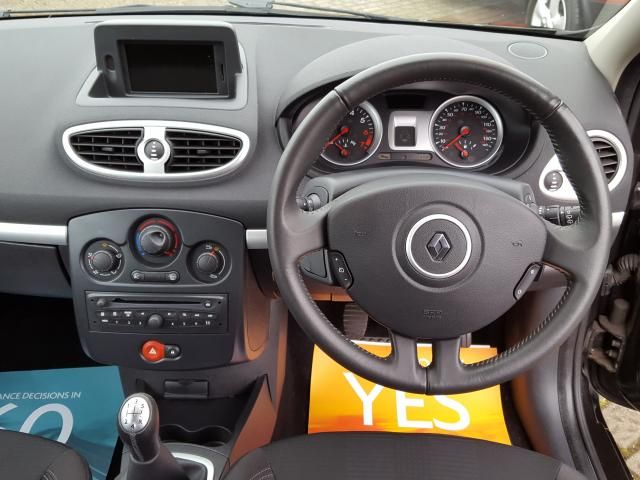 2011 RENAULT CLIO 1.1 image 4