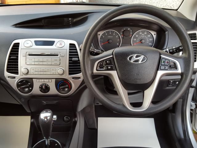 2011 HYUNDAI I20 1.4 image 4