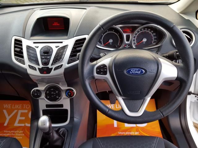 2012 FORD FIESTA 1.2 ZETEC image 4