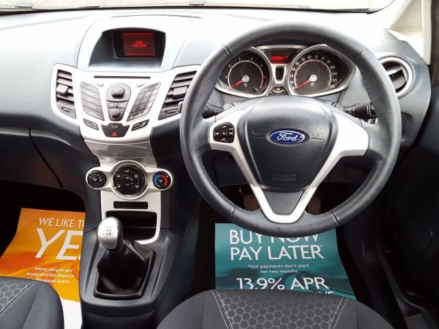 2012 FORD FIESTA 1.2 ZETEC image 4