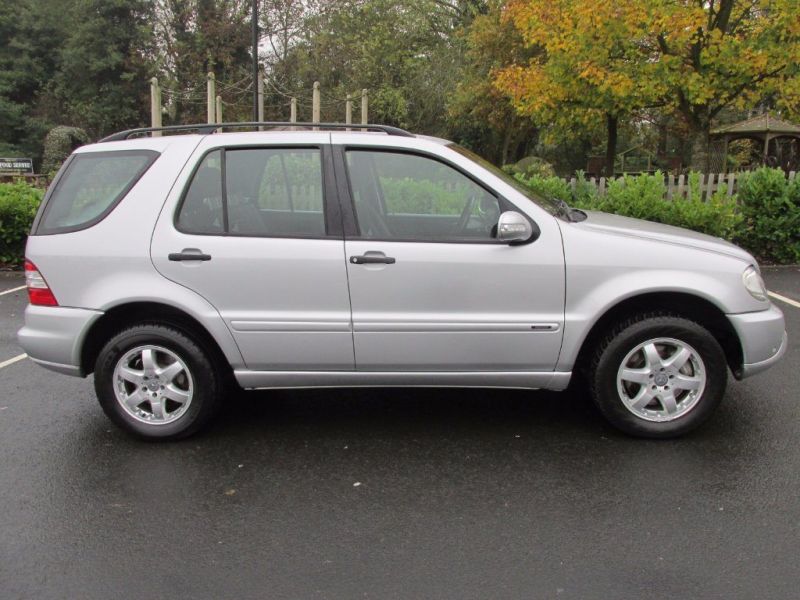 2004 Mercedes-Benz 2.7 ML270 CDI 5dr image 2