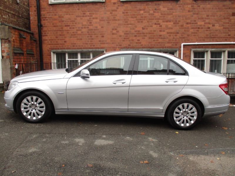 2010 Mercedes C Class C200 image 2