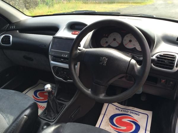 2005 Peugeot 206 1.1 8v Zest 3 3dr image 4