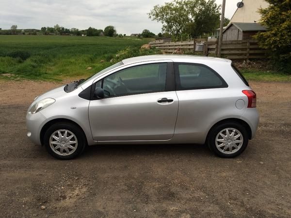2007 Toyota Yaris 1.0 VVT-i T2 3dr image 2