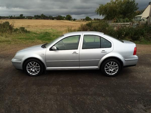 2005 Volkswagen Bora 1.6 image 2