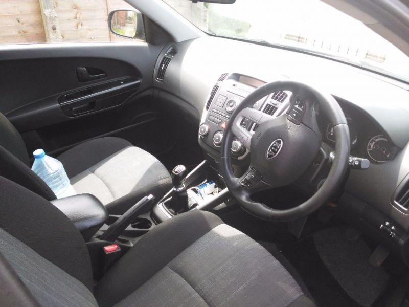 2010 Kia Ceed 2 1,6 CRDi image 2