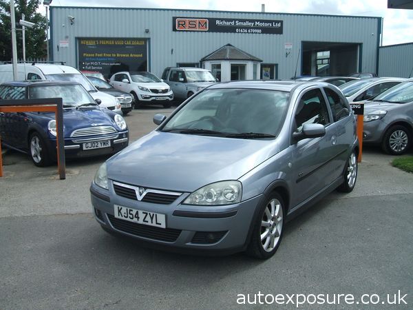 2005 Vauxhall Corsa 1.2i image 1