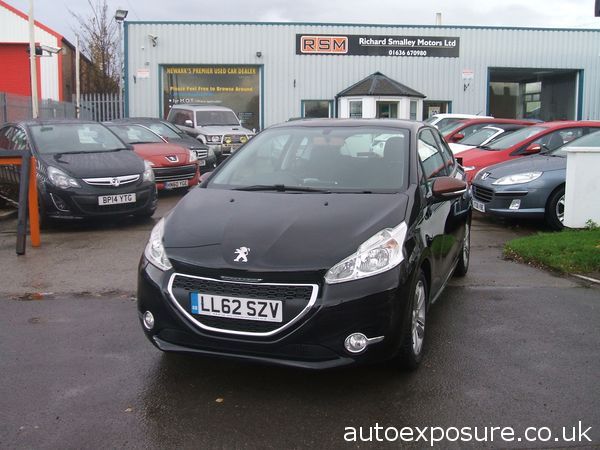 2012 Peugeot 208 1.2 image 1
