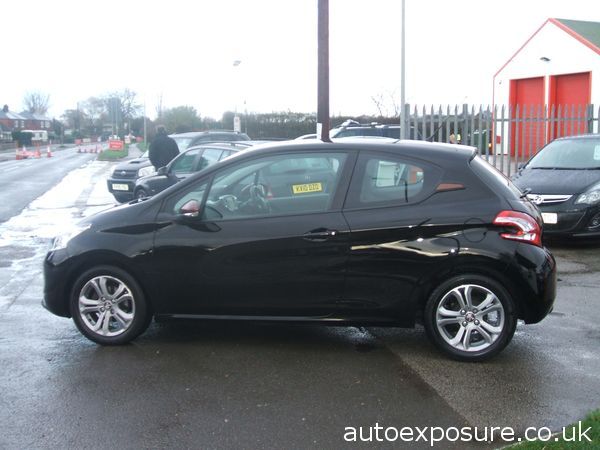 2012 Peugeot 208 1.2 image 3