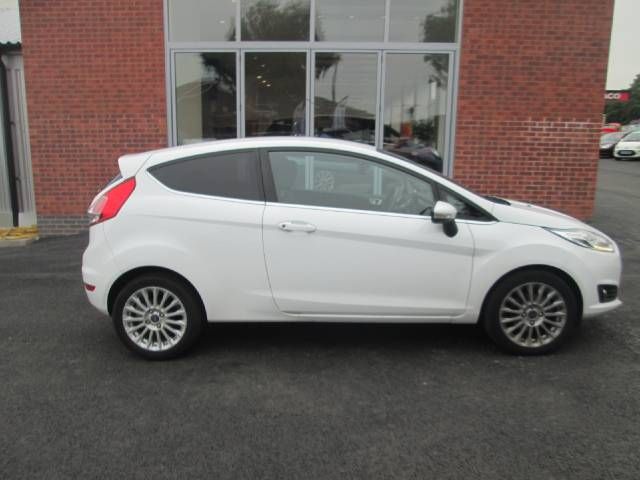 2014 Ford Fiesta 1.0 Titanium 3Dr image 2