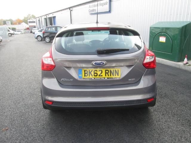 2012 Ford Focus 1.0 Titanium 5dr image 3
