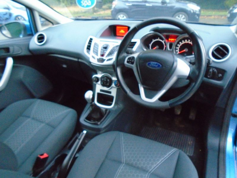 2010 Ford Fiesta 1.4 TDCi DPF Zetec 3dr image 4