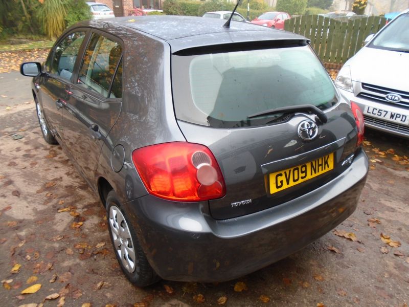 2009 Toyota Auris 1.33 VVT-i TR image 3