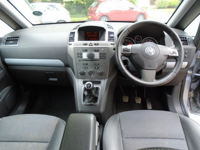 2007 Vauxhall Zafira 1.8 i 16v Design image 4