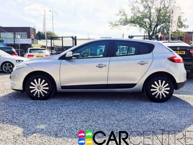 2010 RENAULT MEGANE 1.5 image 2