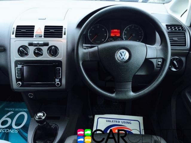 2009 VOLKSWAGEN TOURAN 2.0 SE TDI image 4