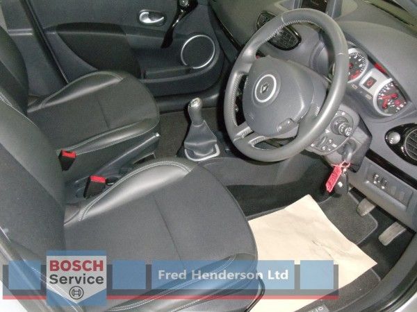 2012 Renault Clio 1.2 16v Dynamique 5dr image 5