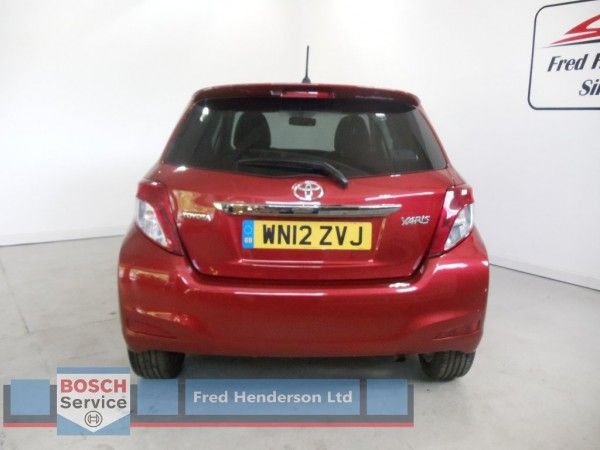 2012 Toyota Yaris 1.33 VVT-i SR 5dr image 3