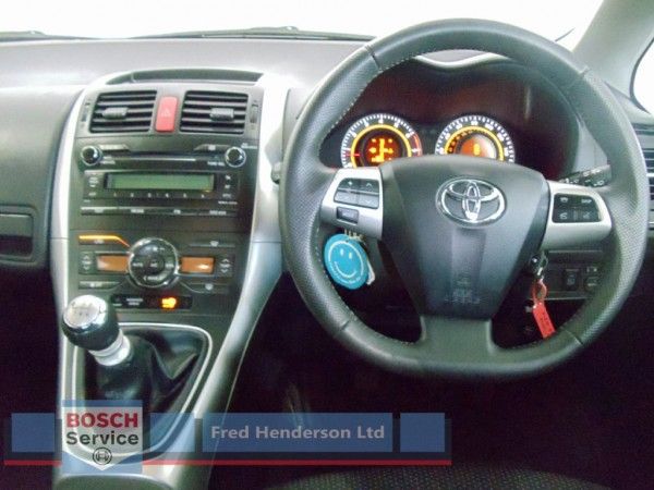 2012 Toyota Auris 1.33 VVT-i TR 5dr image 4