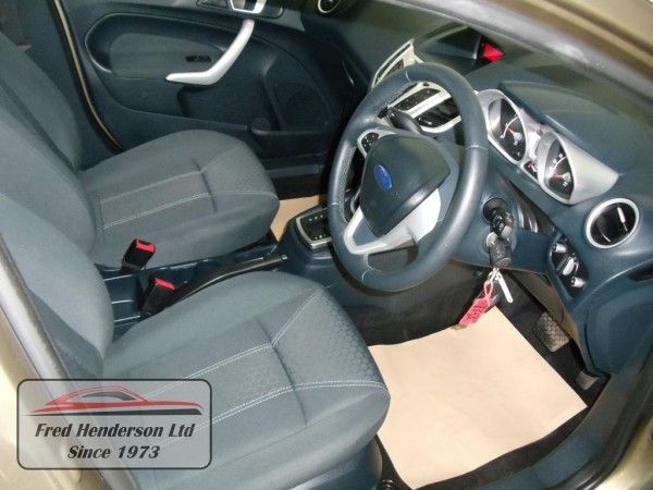 2012 Ford Fiesta 1.4 Zetec 5dr image 4