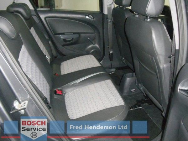 2012 Vauxhall Corsa 1.4 i 16v SE image 5