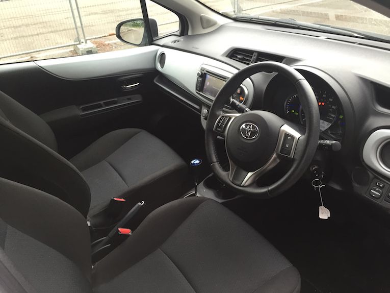 2012 Toyota Yaris 1.5 VVT-i image 4