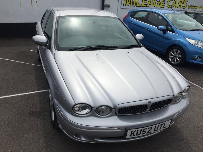 2002 Jaguar X-Type V6 Sport image 1