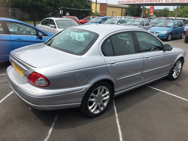 2002 Jaguar X-Type V6 Sport image 3