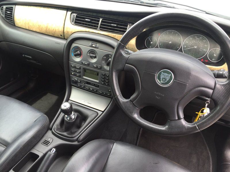 2002 Jaguar X-Type V6 Sport image 4