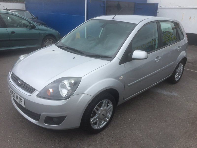 2007 Ford Fiesta image 2