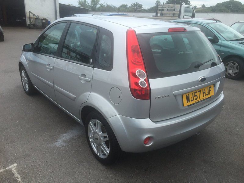 2007 Ford Fiesta image 3