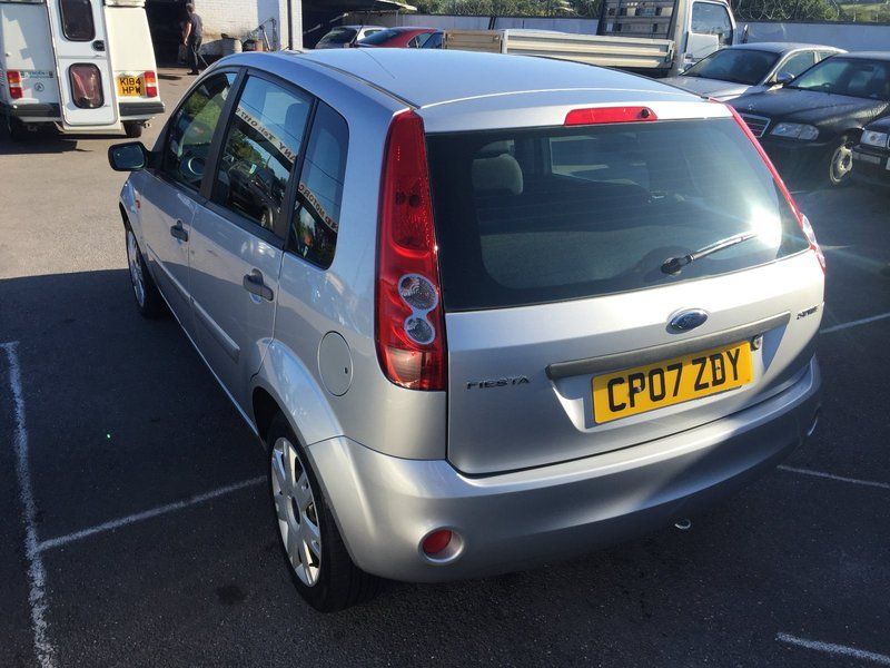 2007 Ford Fiesta image 3