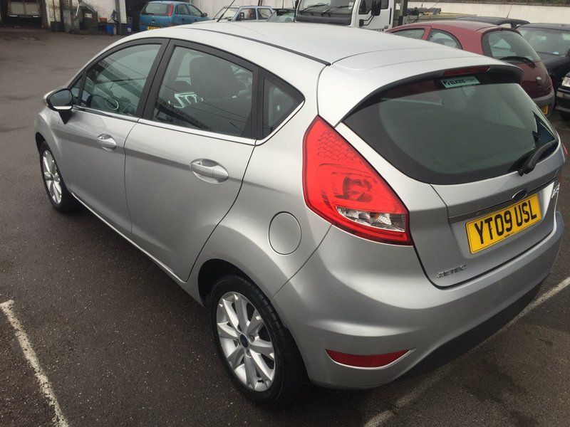 2009 Ford Fiesta Zetec image 3