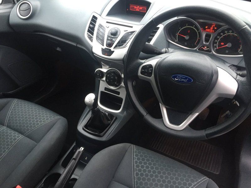 2009 Ford Fiesta Zetec image 4