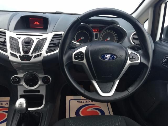 2010 FORD FIESTA 1.6 TITANIUM image 4