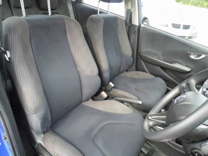 2013 Honda Jazz 1.4 i VTEC ES image 4